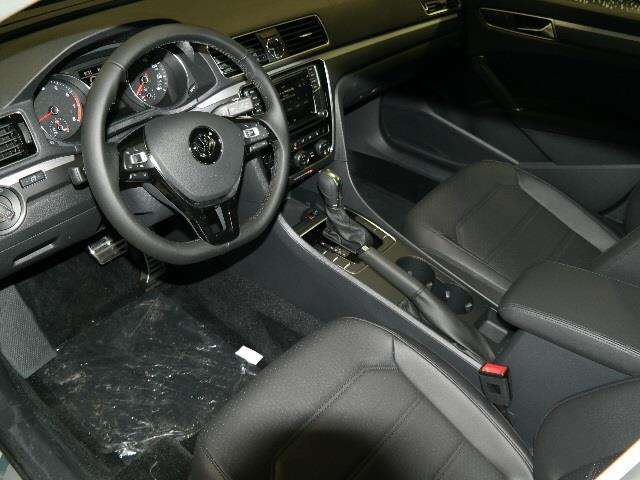 2017 Volkswagen Passat 1.8T R-Line 4dr Sedan